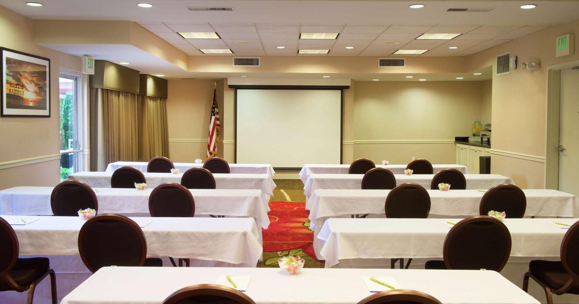 Hilton Garden Inn Seattle/Renton Bagian luar foto